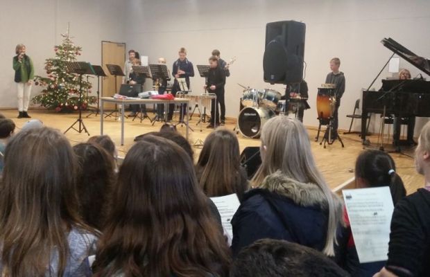 Weihnachtsstimmung in der Aula