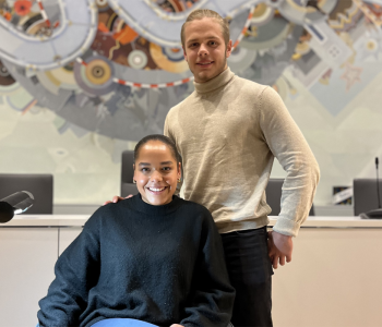 Larissa bei Poetry-Slam-Premiere siegreich